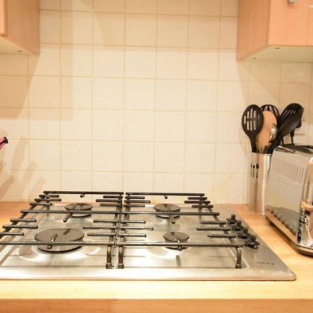 Joivy Classic Apt With Castle Views In Old Town إدنبرة المظهر الخارجي الصورة