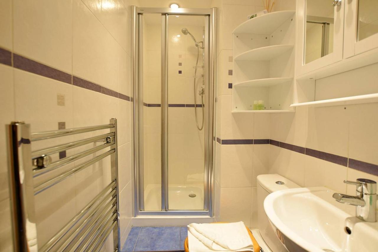 Joivy Classic Apt With Castle Views In Old Town إدنبرة المظهر الخارجي الصورة